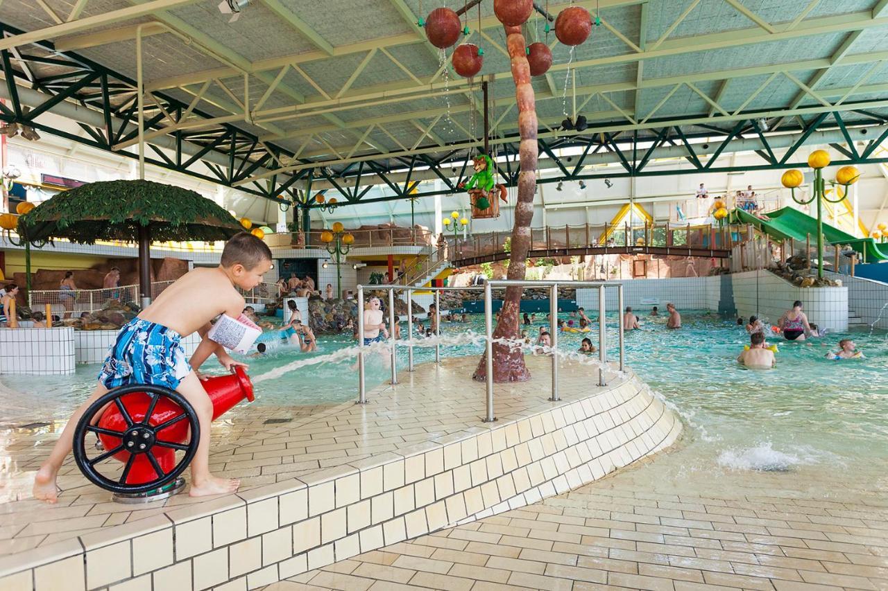 Oostappen Vakantiepark Hengelhoef Nv Hotel Aan de Wolfsberg Eksteriør billede