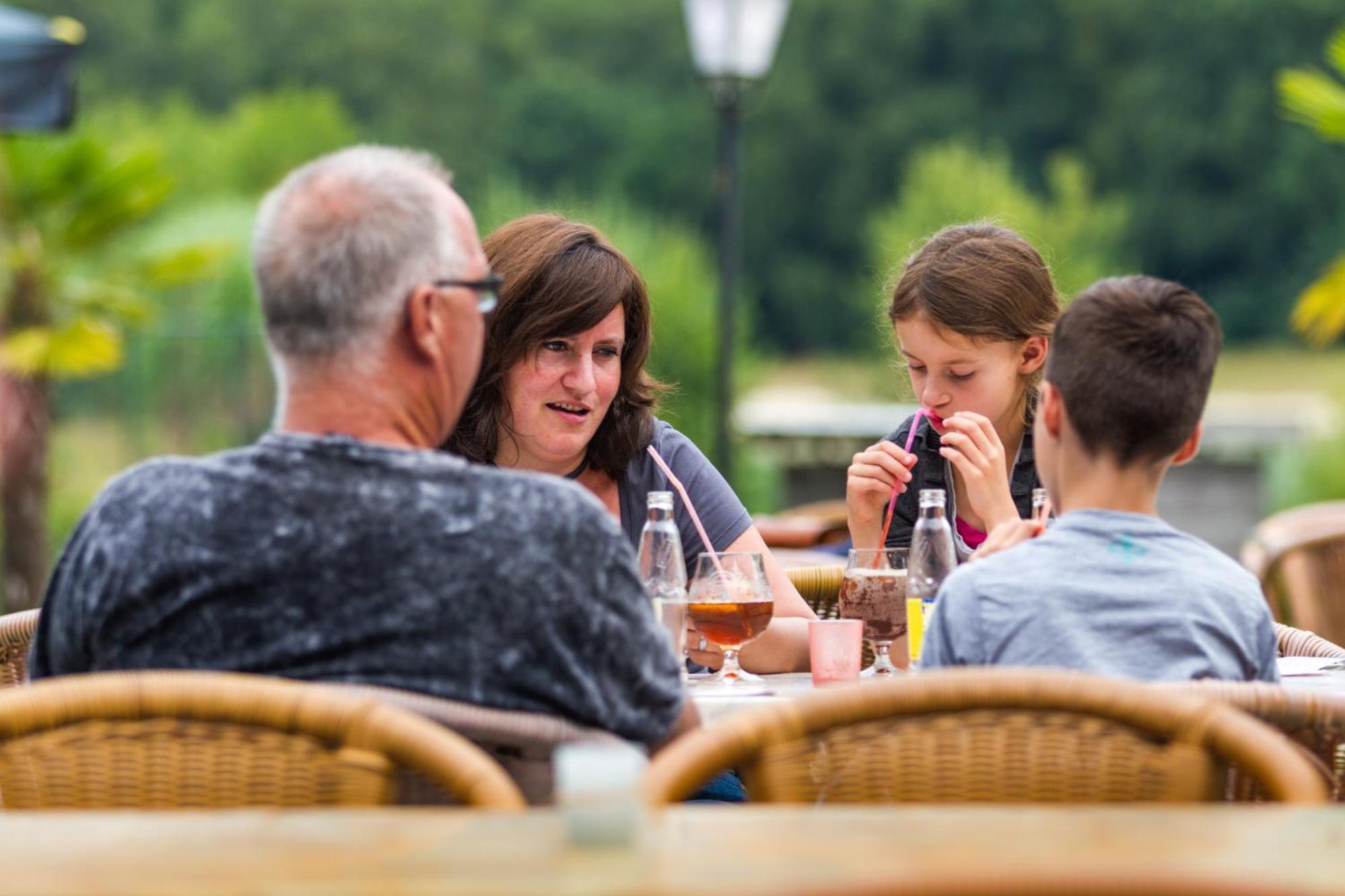 Oostappen Vakantiepark Hengelhoef Nv Hotel Aan de Wolfsberg Eksteriør billede