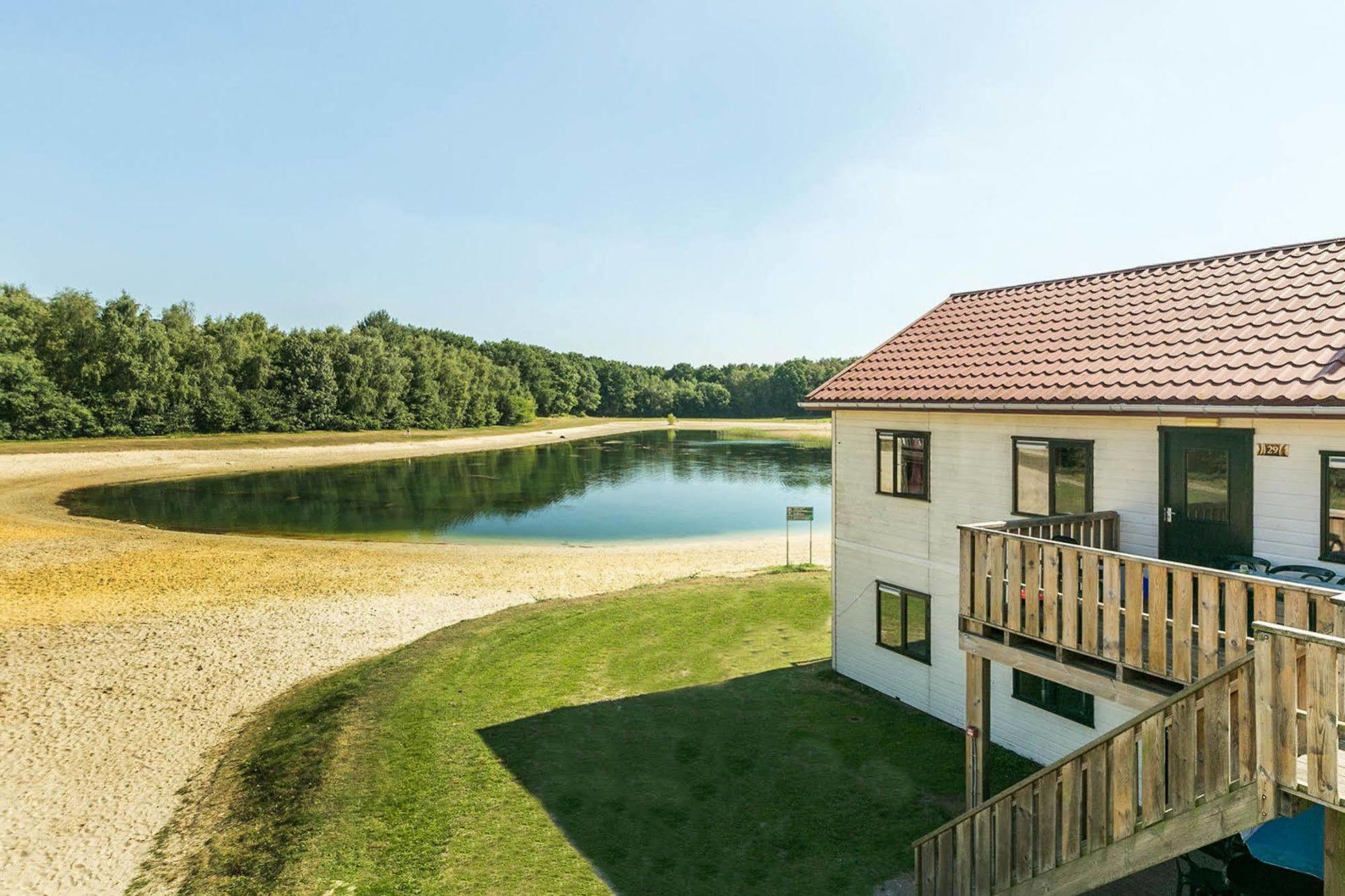 Oostappen Vakantiepark Hengelhoef Nv Hotel Aan de Wolfsberg Eksteriør billede