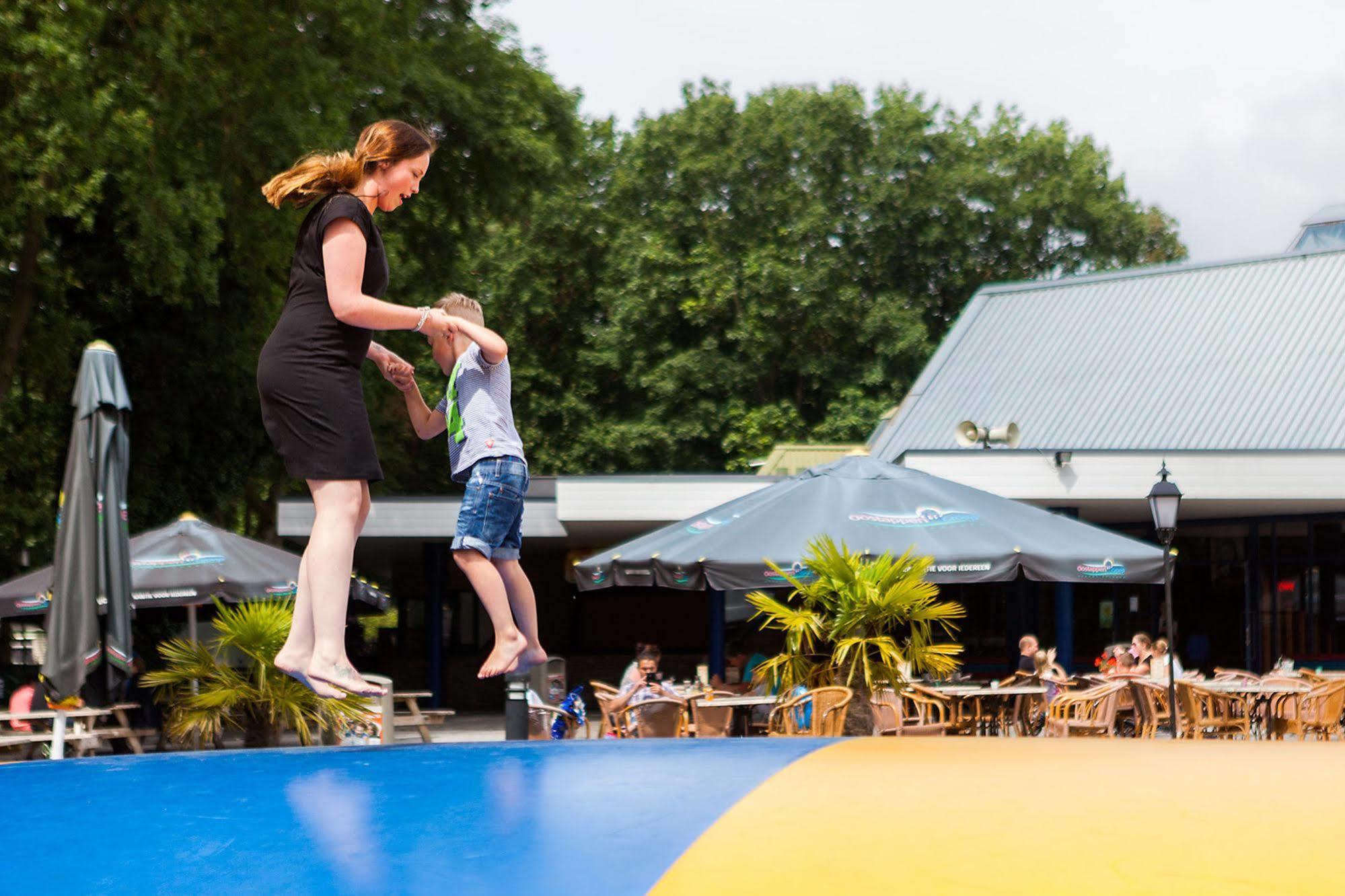 Oostappen Vakantiepark Hengelhoef Nv Hotel Aan de Wolfsberg Eksteriør billede